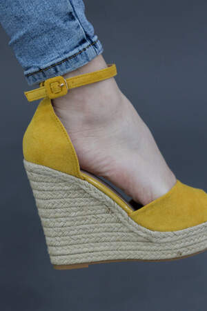 Женские босоножки Fashion Labelle 2709 37 размер 23,5 см Желтый Женские босоножки Fashion Labelle 2709 37 размер 23,5 см Желтый