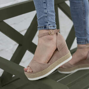 Женские босоножки Fashion Macky 2784 38 размер 24,5 см Бежевый Женские босоножки Fashion Macky 2784 38 размер 24,5 см Бежевый