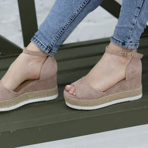 Женские босоножки Fashion Macky 2784 38 размер 24,5 см Бежевый Женские босоножки Fashion Macky 2784 38 размер 24,5 см Бежевый