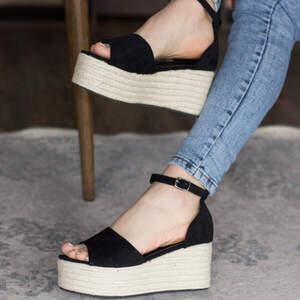 Женские босоножки Fashion Wackywoo 2824 38 размер 24,5 см Черный Женские босоножки Fashion Wackywoo 2824 38 размер 24,5 см Черный