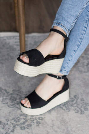 Женские босоножки Fashion Wackywoo 2824 38 размер 24,5 см Черный Женские босоножки Fashion Wackywoo 2824 38 размер 24,5 см Черный