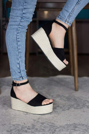 Женские босоножки Fashion Wackywoo 2824 38 размер 24,5 см Черный Женские босоножки Fashion Wackywoo 2824 38 размер 24,5 см Черный