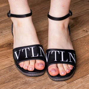 Женские босоножки Fashion Yandy 1834 36 размер 23,5 см Черный Женские босоножки Fashion Yandy 1834 36 размер 23,5 см Черный