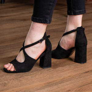 Женские босоножки Fashion Zima 1832 37 размер 24 см Черный Женские босоножки Fashion Zima 1832 37 размер 24 см Черный