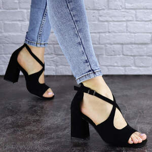 Женские босоножки Fashion Zima 1832 37 размер 24 см Черный Женские босоножки Fashion Zima 1832 37 размер 24 см Черный