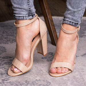 Женские босоножки на каблуке Fashion Swirly 1774 36 размер 23,5 см Бежевый Женские босоножки на каблуке Fashion Swirly 1774 36 размер 23,5 см Бежевый