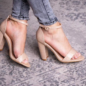 Женские босоножки на каблуке Fashion Swirly 1774 36 размер 23,5 см Бежевый Женские босоножки на каблуке Fashion Swirly 1774 36 размер 23,5 см Бежевый