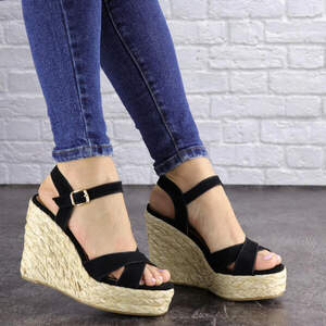 Женские босоножки на танкетке Fashion Randy 1627 40 размер 25,5 см Черный Женские босоножки на танкетке Fashion Randy 1627 40 размер 25,5 см Черный