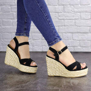 Женские босоножки на танкетке Fashion Randy 1627 40 размер 25,5 см Черный Женские босоножки на танкетке Fashion Randy 1627 40 размер 25,5 см Черный