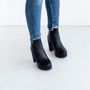 Ботильоны женские зимние Fashion Willow 3322 36 размер 23,5 см Черный Ботильоны женские зимние Fashion Willow 3322 36 размер 23,5 см Черный