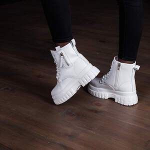 Ботинки женские зимние Fashion Katiness 3345 39 размер 25 см Белый