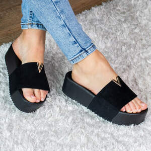 Шлепанцы женские Fashion Zaca 2979 37 размер 23,5 см Черный Шлепанцы женские Fashion Zaca 2979 37 размер 23,5 см Черный